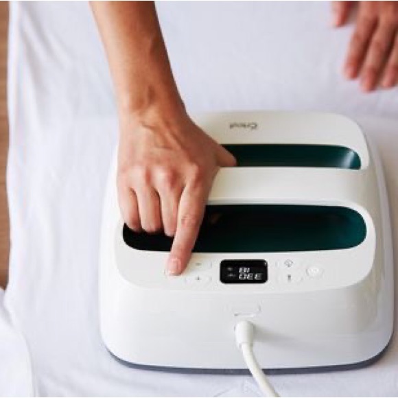 Cricut Easy Press - Picture 3 of 3